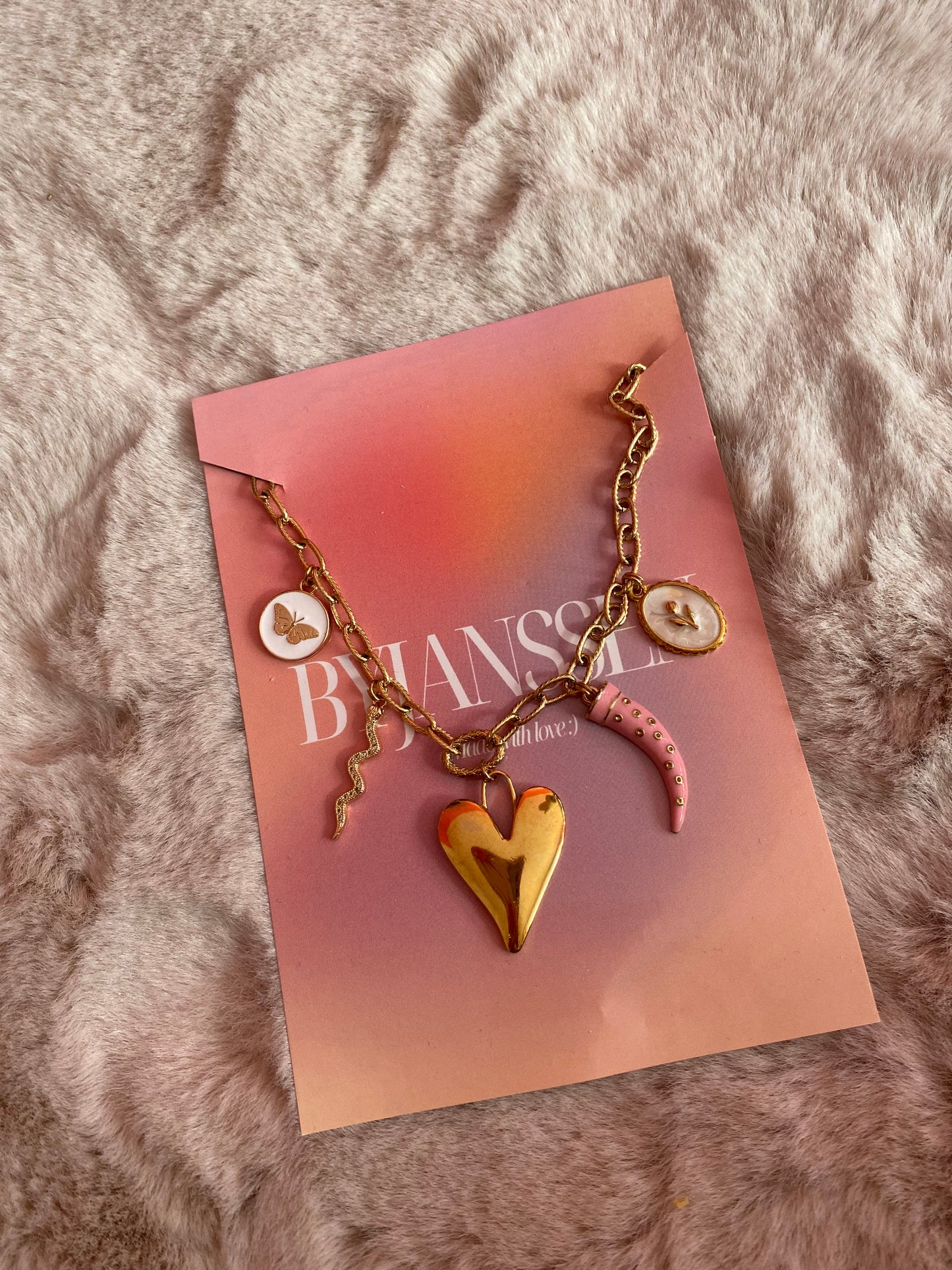 Charmy Ketting - Iron Sky Edition