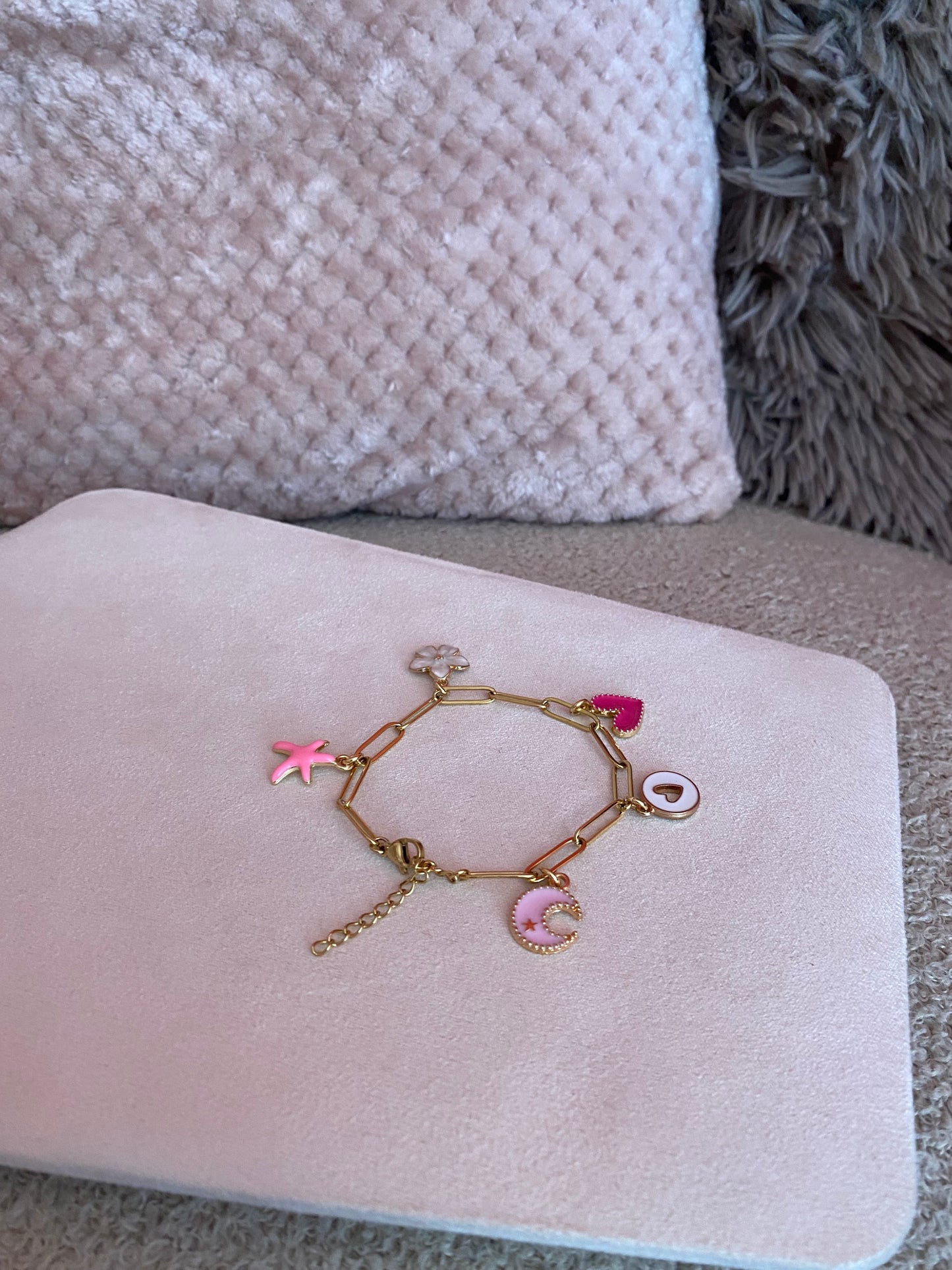 Charmy Armband - July Edition