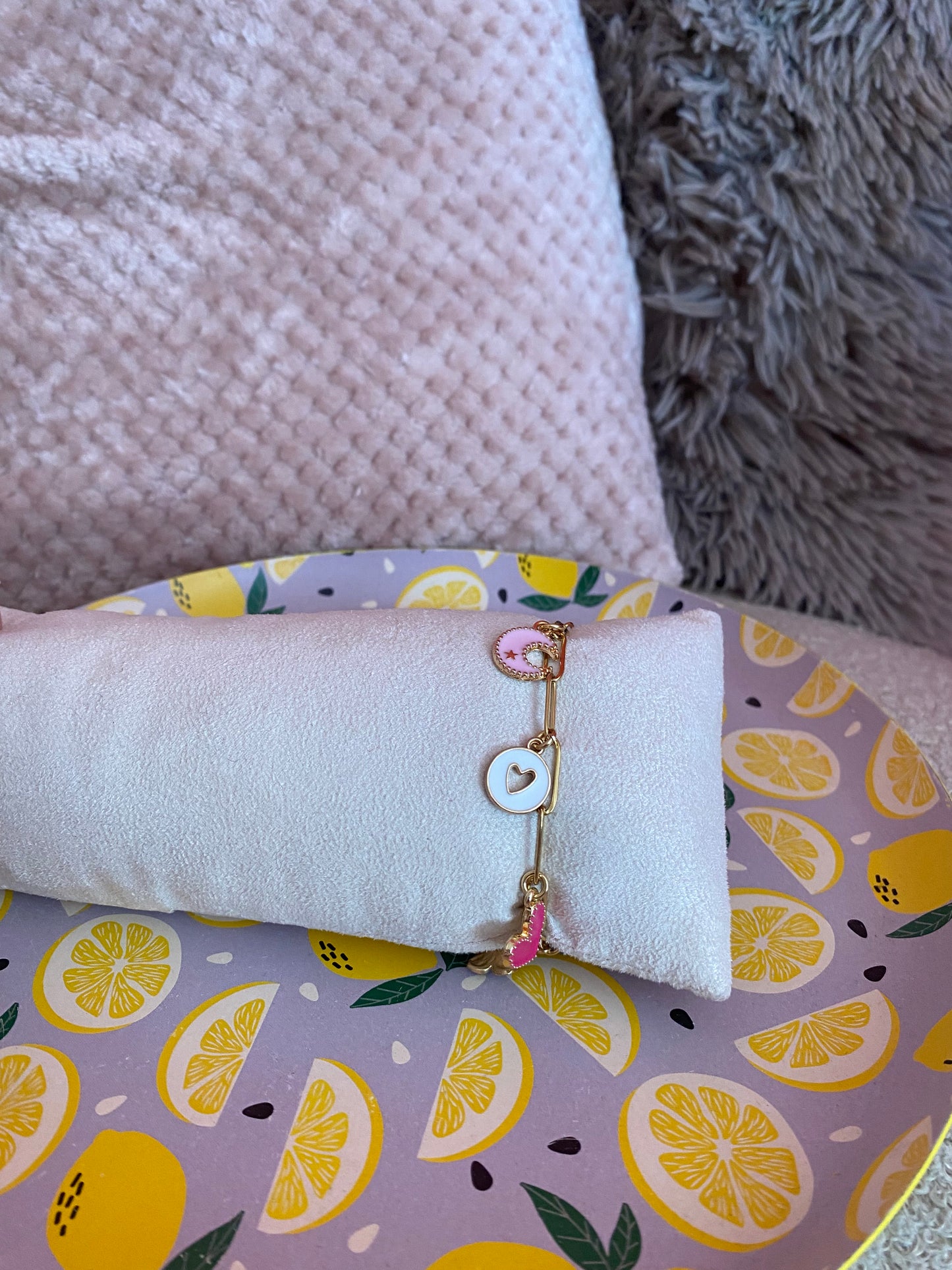 Charmy Armband - July Edition