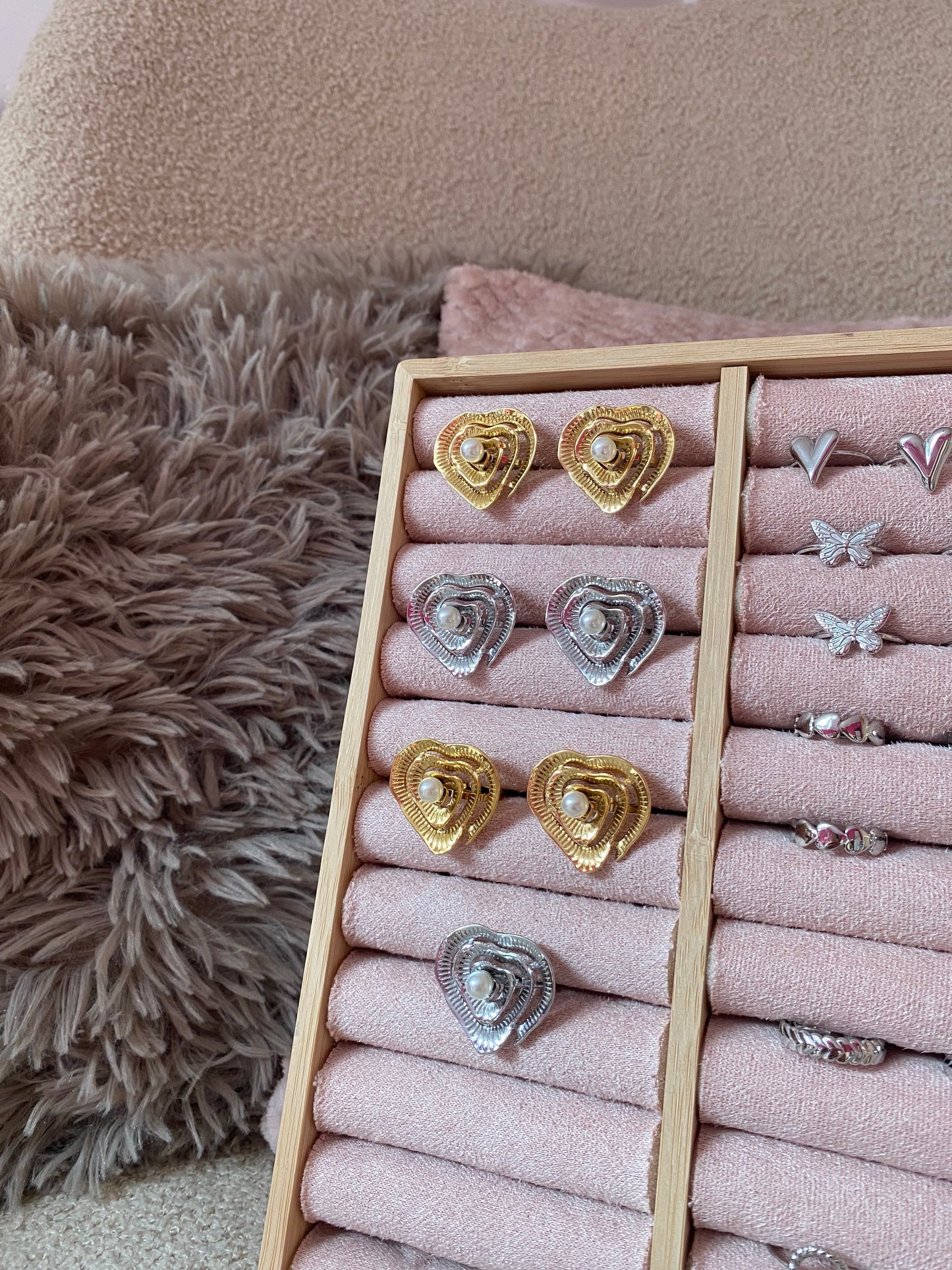 LOVE IN THE DARK RINGEN