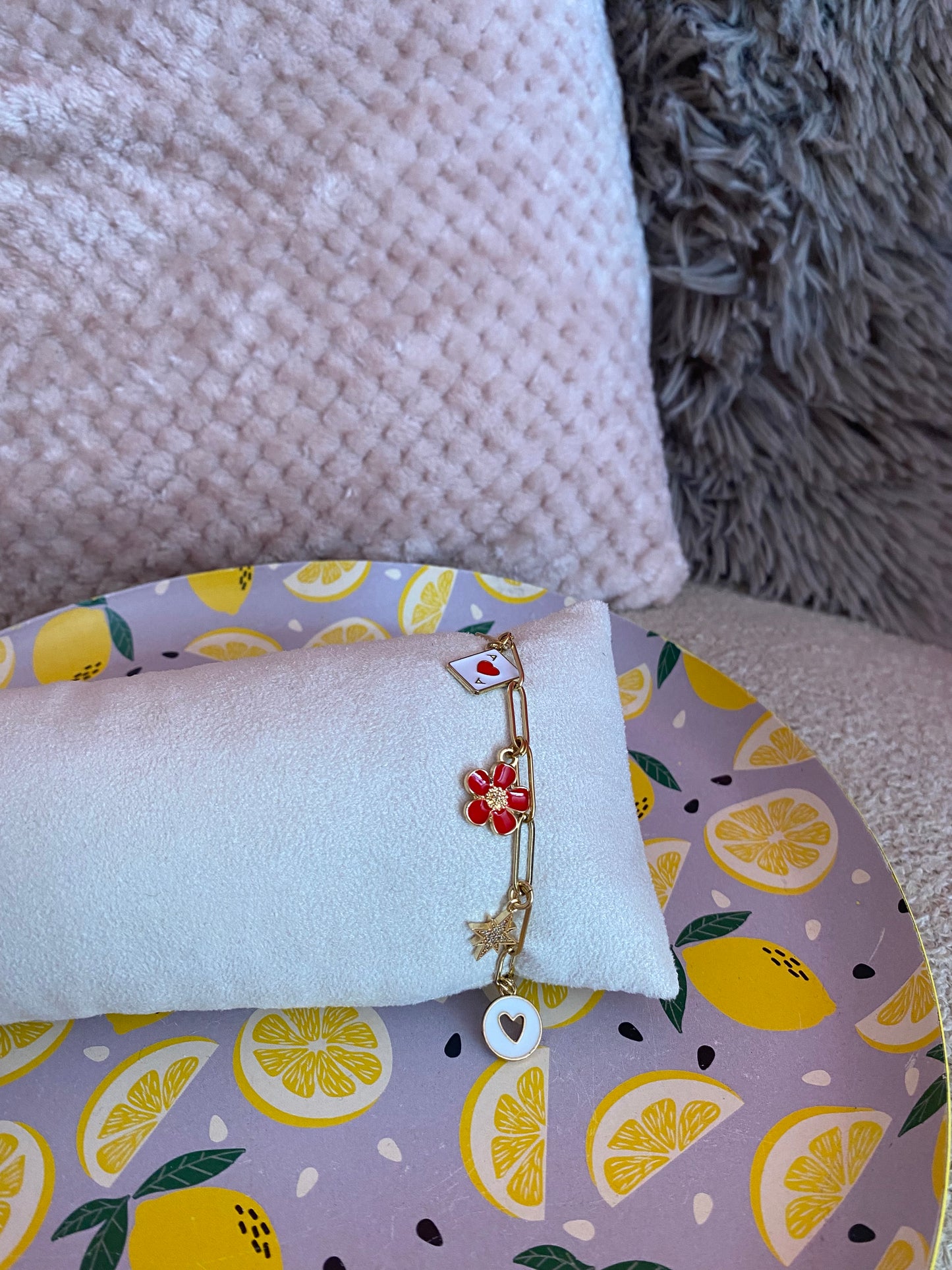 Charmy Armband - Red Edition