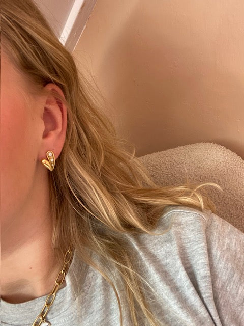 LOVE IN THE DARK STUDS