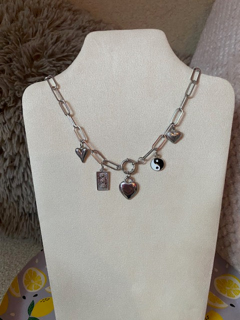 Charmy Ketting - London Edition