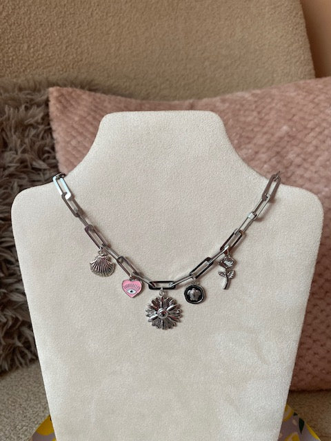 Charmy Ketting - Friday Edition