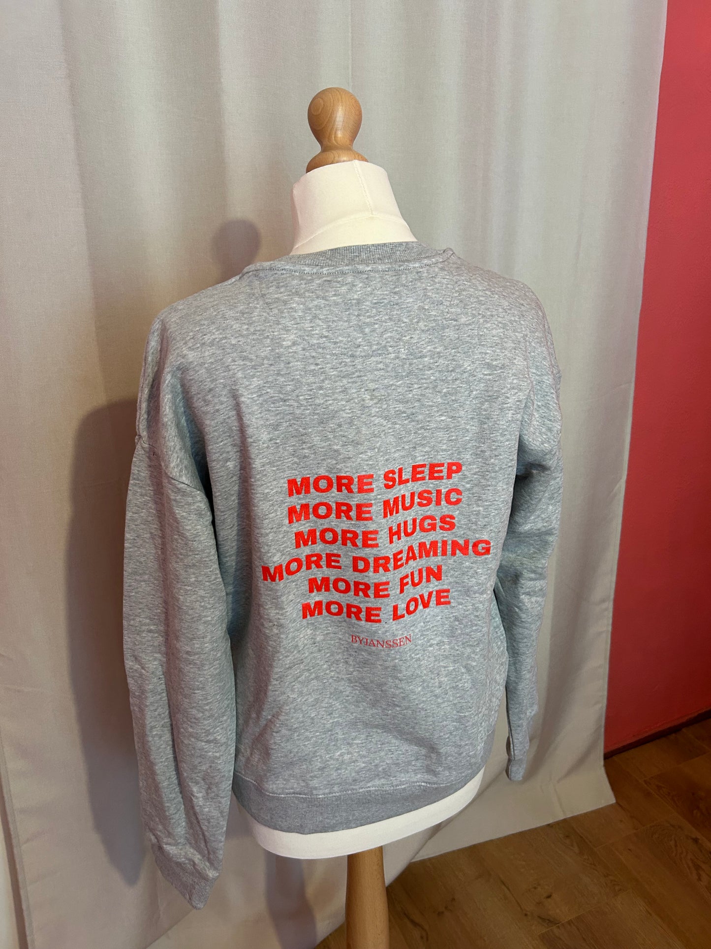 MORE SLEEP SWEATER