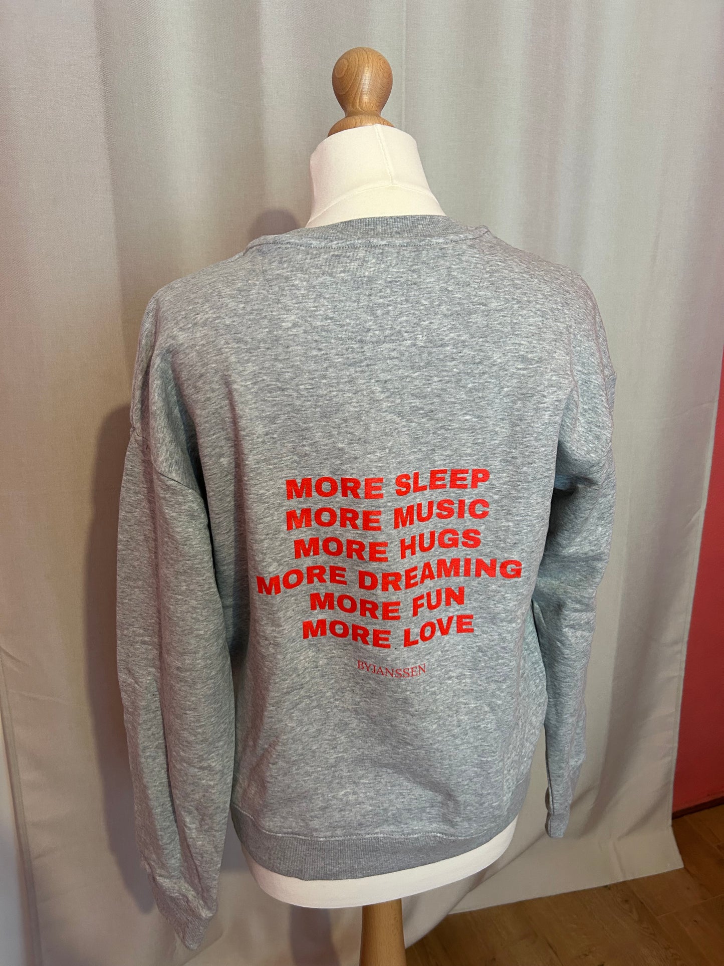 MORE SLEEP SWEATER