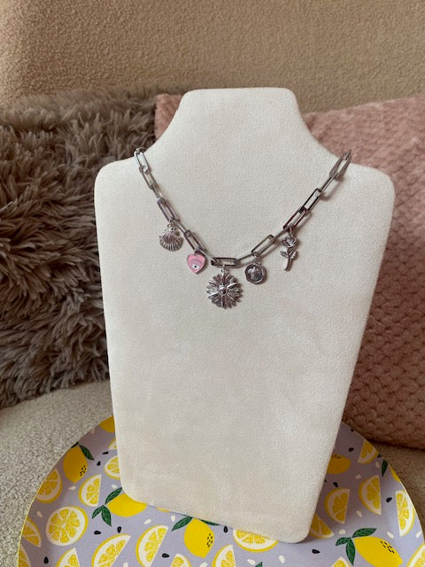 Charmy Ketting - Friday Edition
